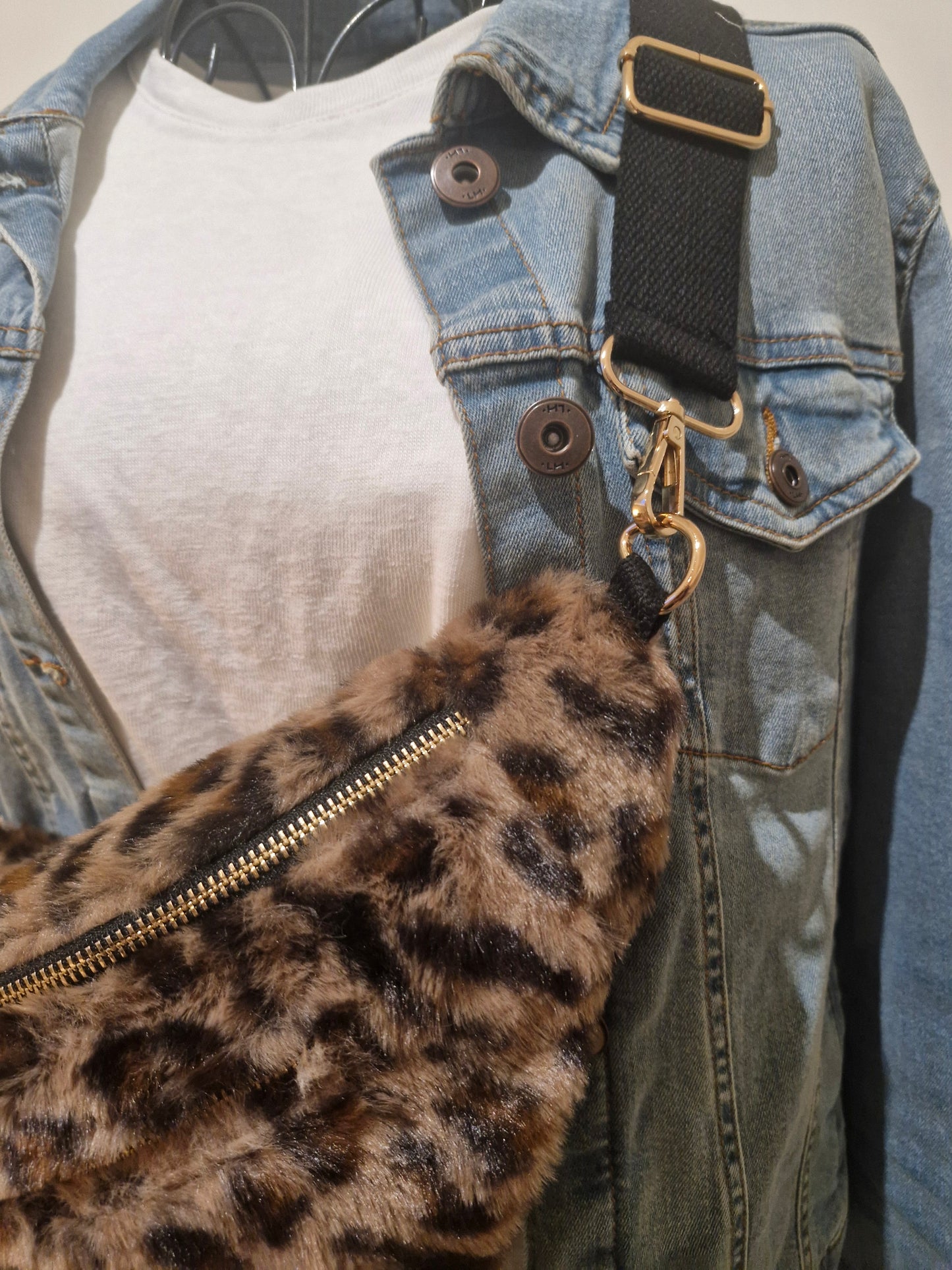 Grand sac banane en fausse fourrure léopard 🐆
