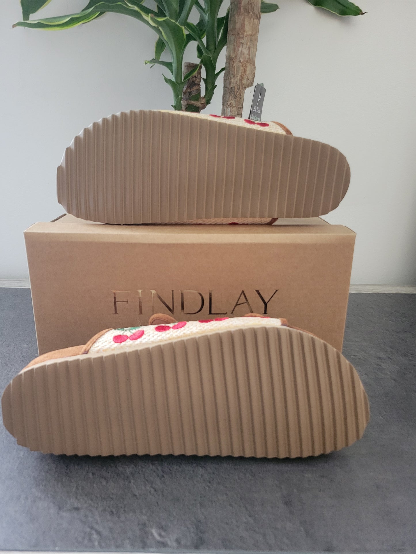Sandales brodés Findlay Paris