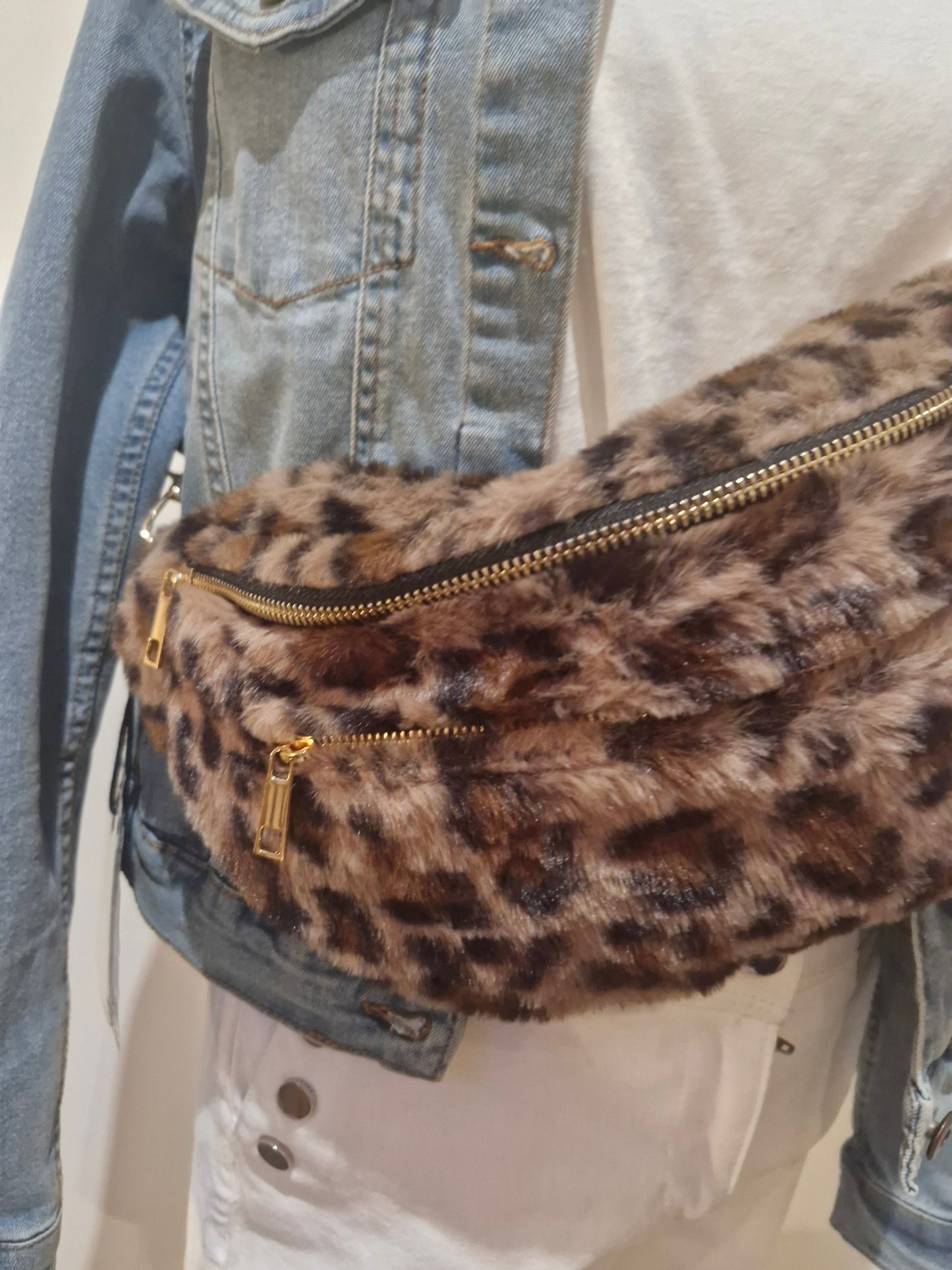 Grand sac banane en fausse fourrure léopard 🐆