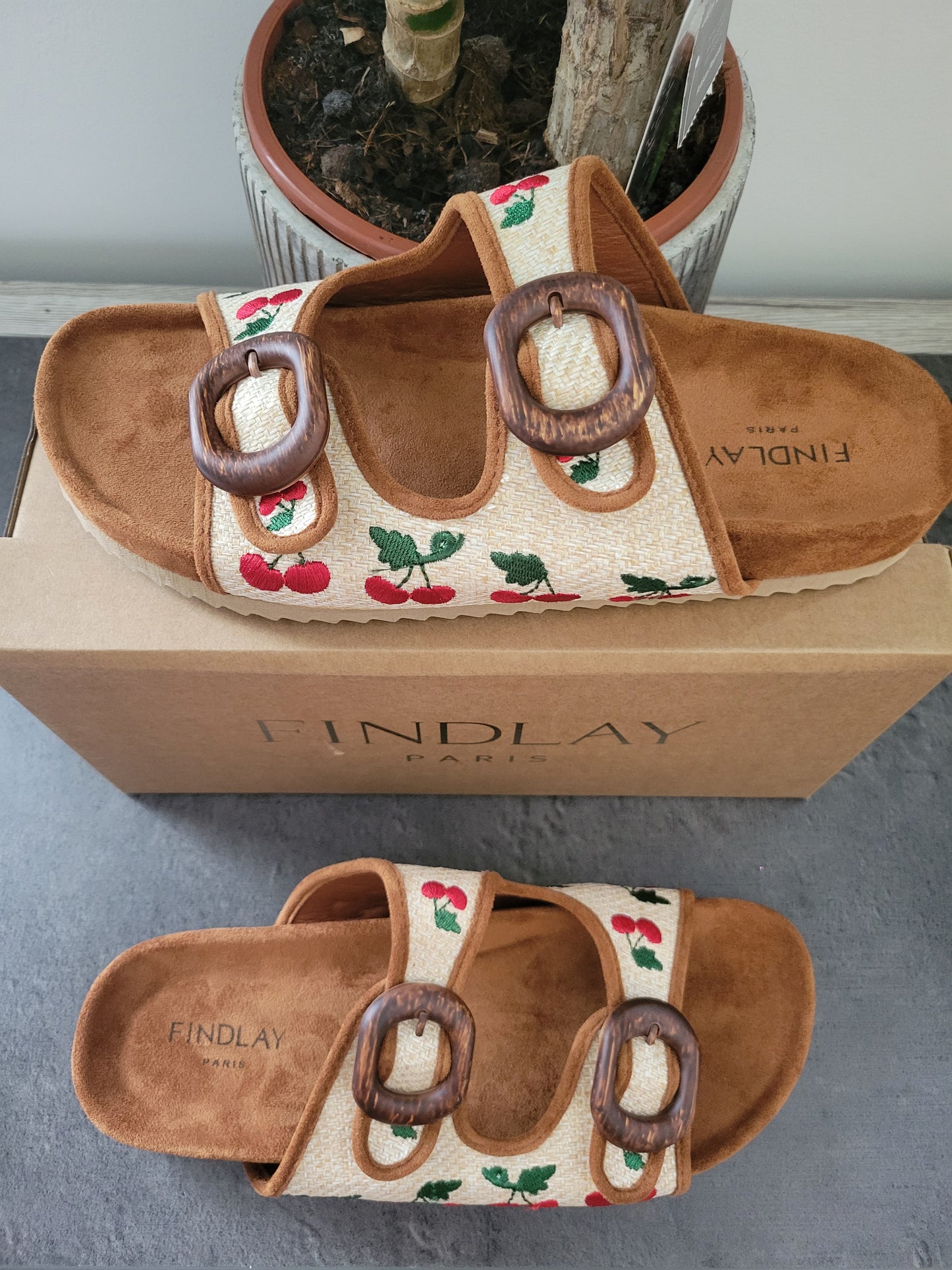 Sandales brodés Findlay Paris