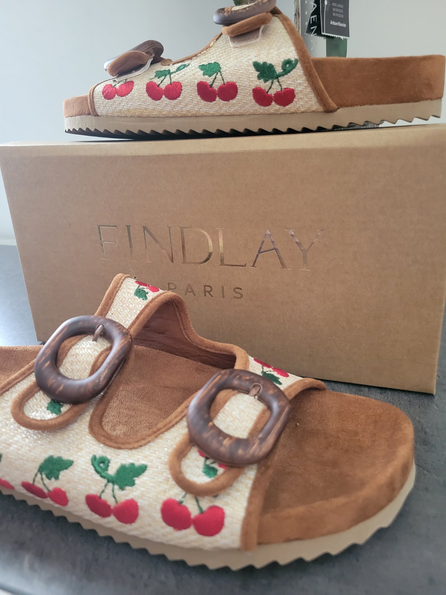 Sandales brodés Findlay Paris
